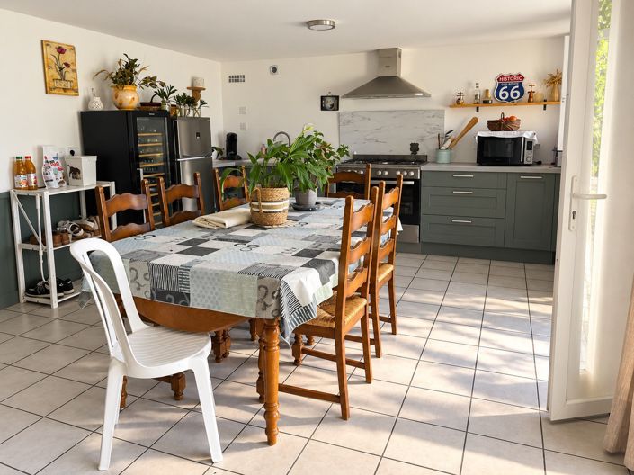 Image No.18-3 Bed House for sale