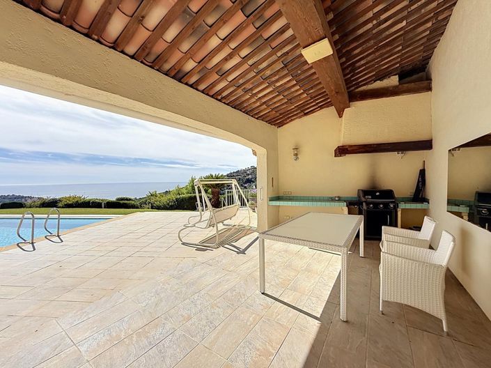 Image No.10-5 Bed House for sale