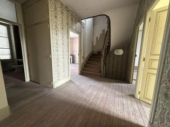 Image No.9-5 Bed House for sale
