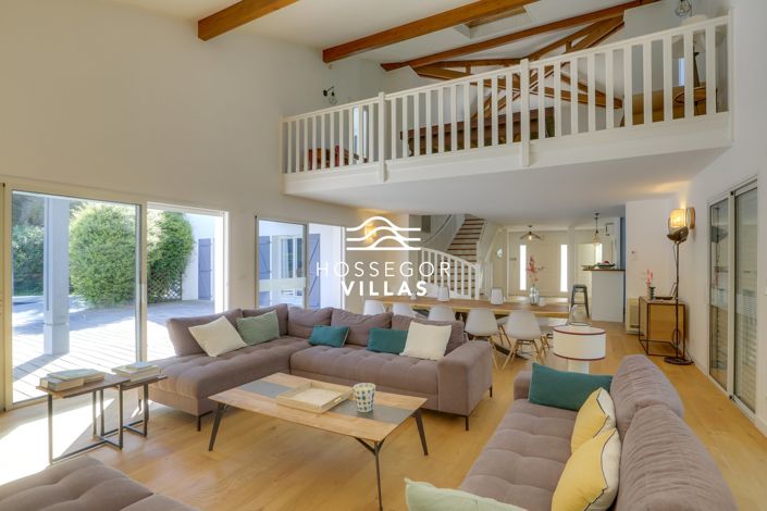 Image No.3-5 Bed House for sale