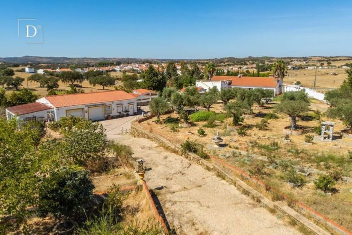 Image No.17-4 Bed House for sale