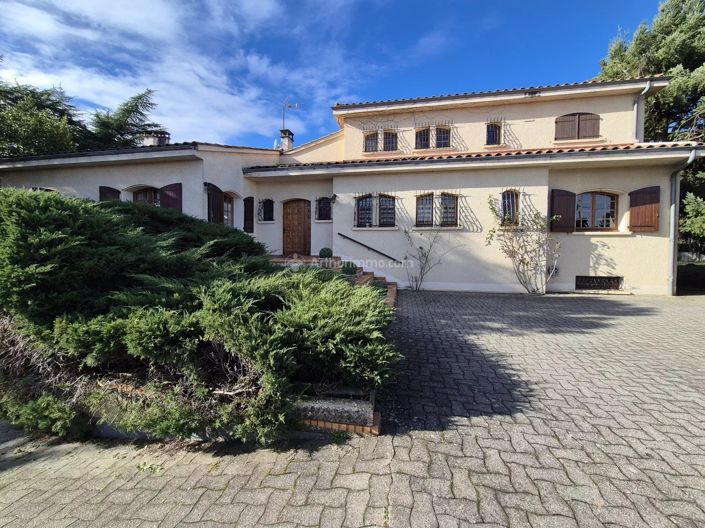 Luxurious 5-Bedroom Home with Pool in Albi, France