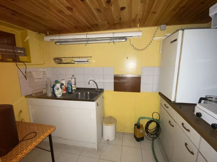 Image No.8-3 Bed House for sale