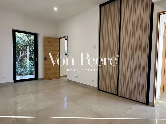 Image No.31-4 Bed House for sale