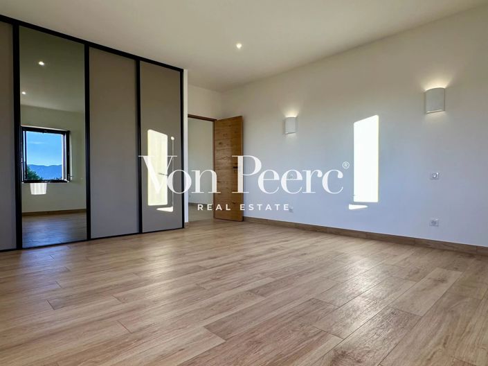 Image No.37-4 Bed House for sale