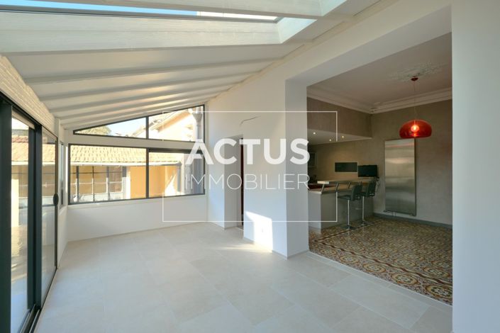 Image No.6-4 Bed House for sale