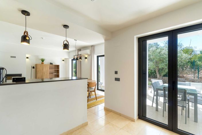 Image No.11-3 Bed House for sale