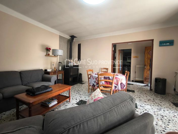 Image No.8-5 Bed House for sale