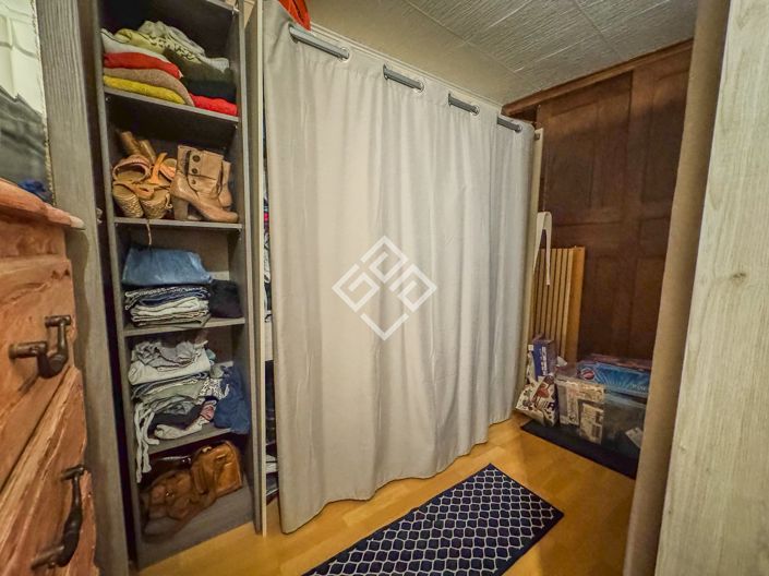 Image No.11-3 Bed House for sale