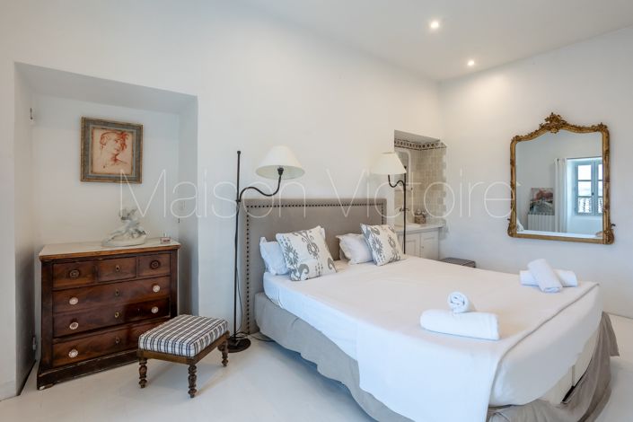 Image No.17-6 Bed House for sale