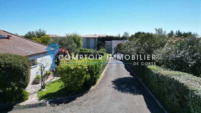 Image No.17-5 Bed House for sale