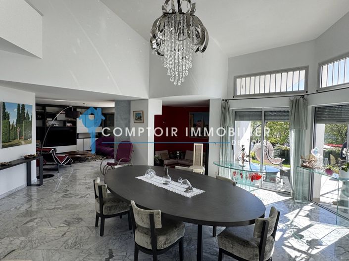 Image No.24-5 Bed House for sale