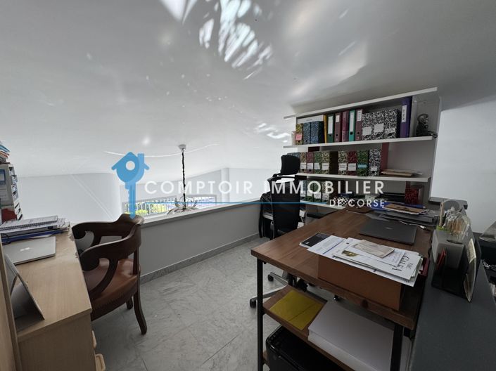 Image No.36-5 Bed House for sale