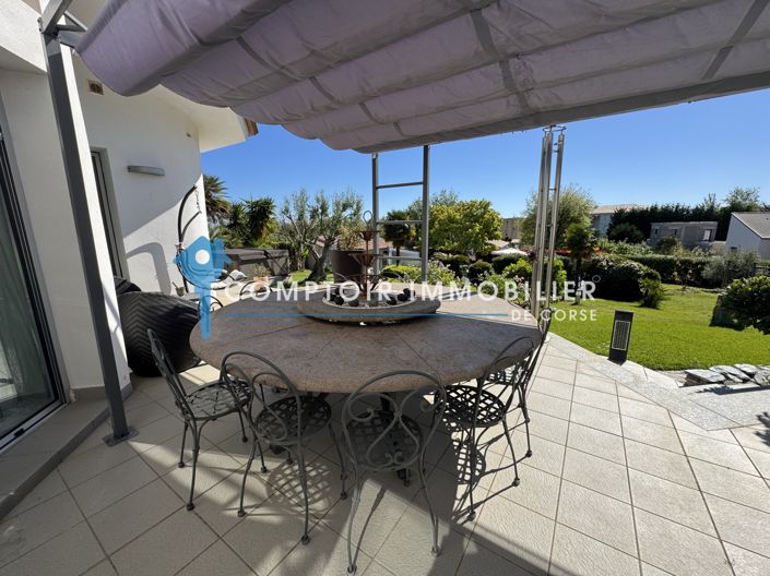 Image No.52-5 Bed House for sale