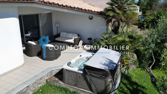 Image No.8-5 Bed House for sale