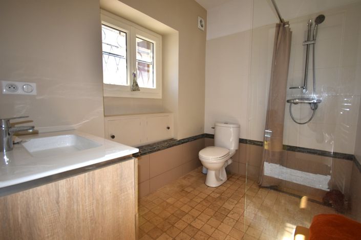 Image No.5-6 Bed House for sale