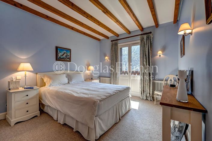 Image No.11-6 Bed House for sale