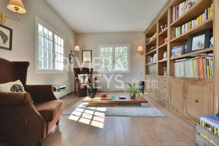 Image No.14-6 Bed House for sale