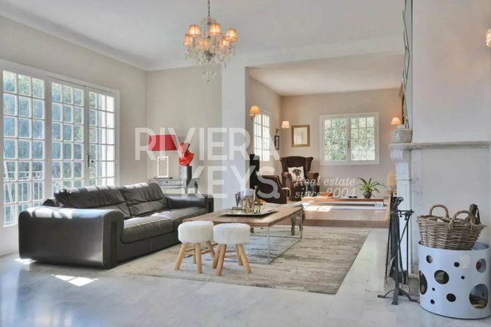 Image No.15-6 Bed House for sale