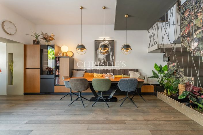 Image No.6-5 Bed House for sale