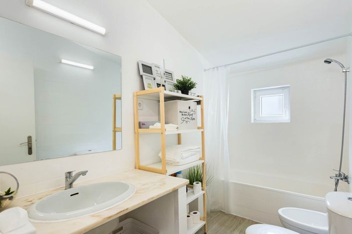 Image No.18-2 Bed House for sale
