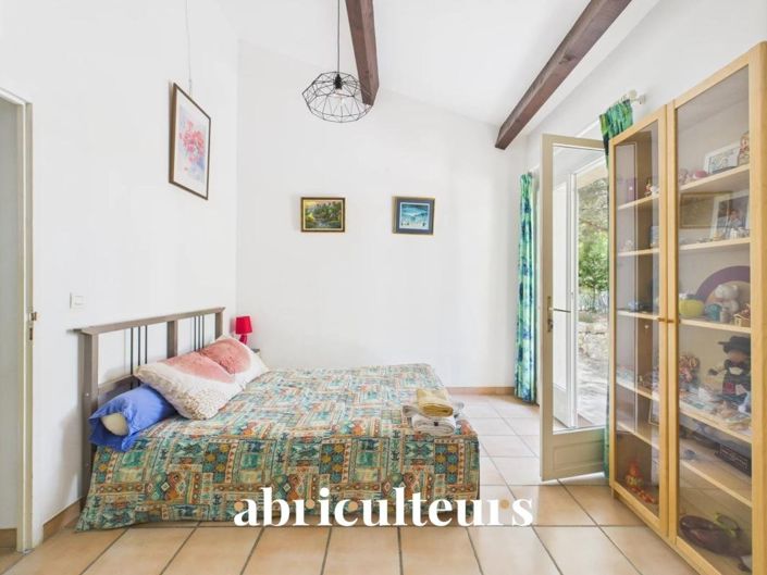 Image No.12-5 Bed House for sale