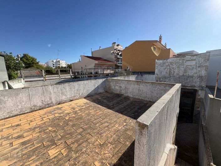 Image No.27-3 Bed House for sale