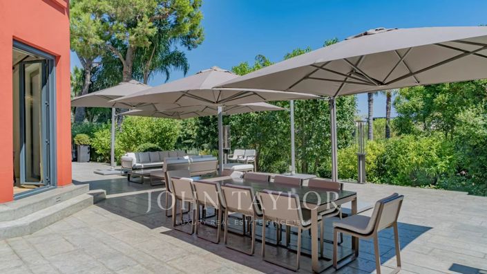 Image No.7-9 Bed House for sale