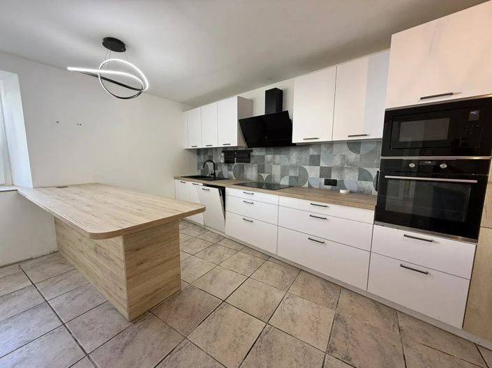 Image No.3-5 Bed House for sale
