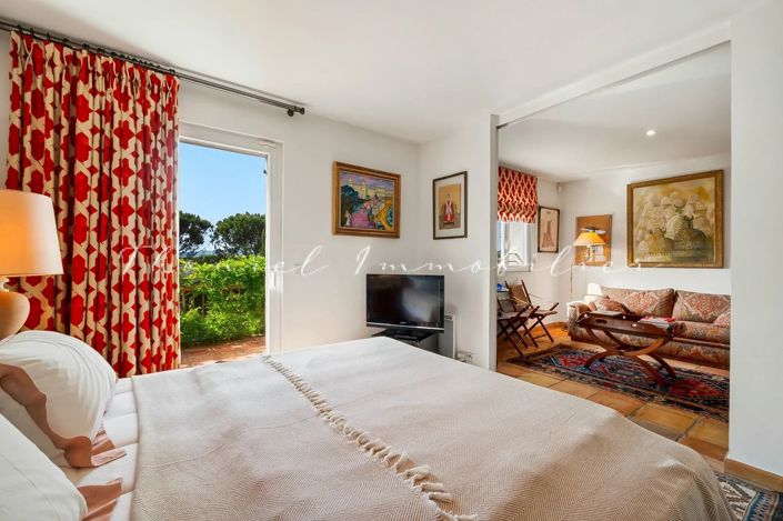 Image No.16-6 Bed House for sale