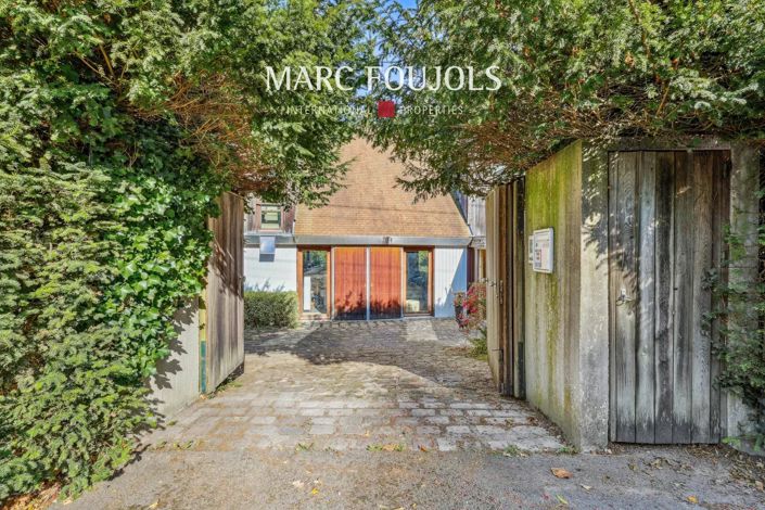 La Celle sur Morin (77) - Contemporary Wood-Frame Home with Exotic Garden and Pool – 1 Hour from Par