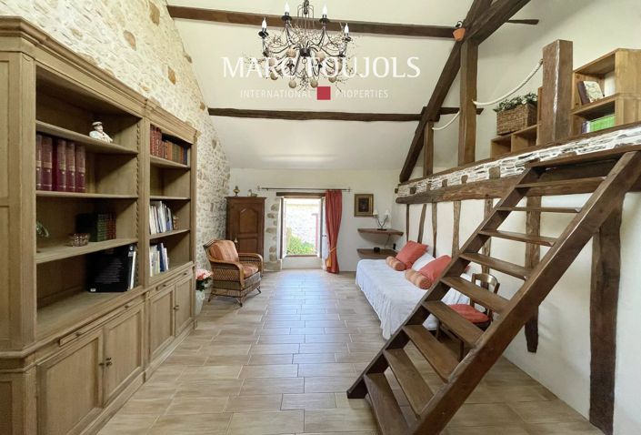 Image No.23-5 Bed House for sale