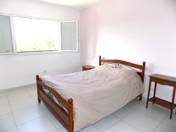 Image No.12-4 Bed House for sale