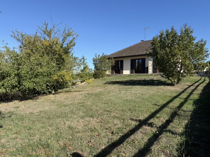 Toucy (89130) Buy-to-Let Investment | Tenanted House with Garden | €134,000 Including Agency Fees