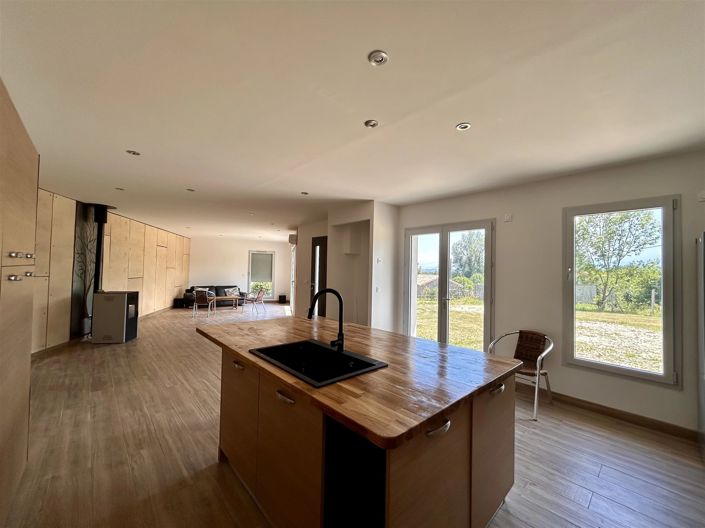 Image No.3-3 Bed House for sale