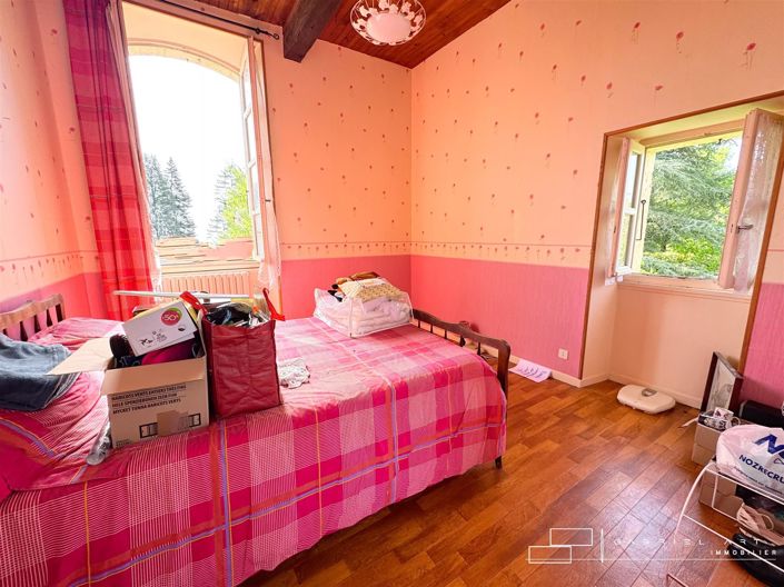 Image No.12-5 Bed House for sale