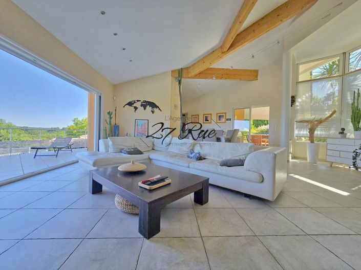Image No.9-4 Bed Property for sale