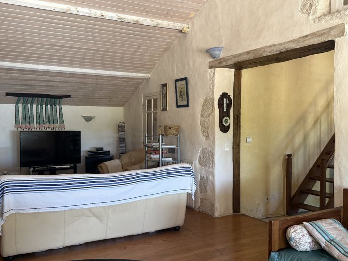 Image No.11-5 Bed House for sale