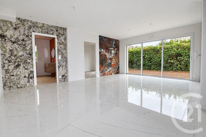 Image No.2-4 Bed House for sale