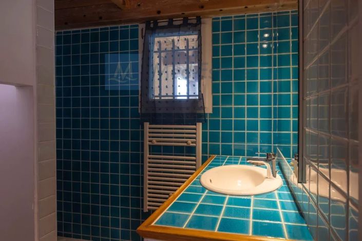 Image No.24-5 Bed House for sale