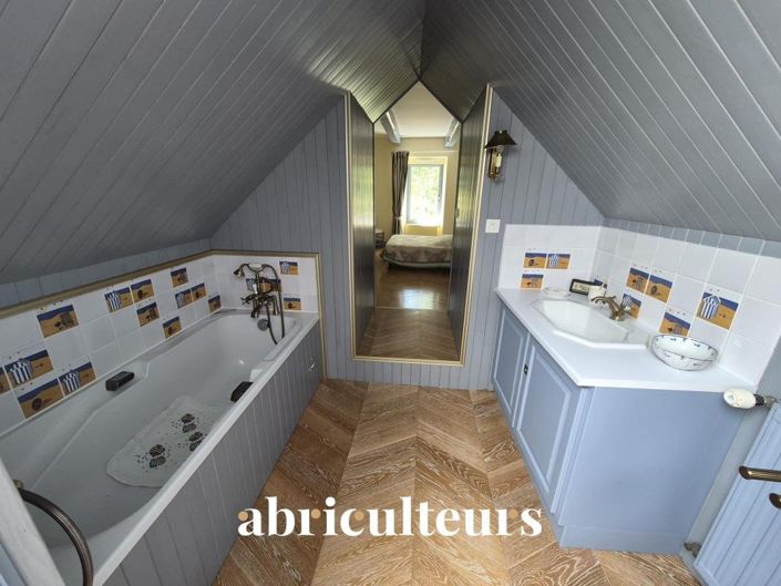 Image No.18-5 Bed House for sale