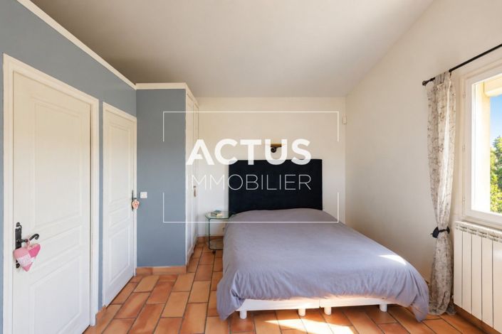 Image No.10-5 Bed House for sale