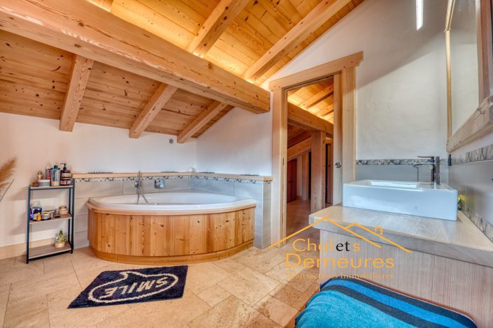 Image No.12-4 Bed House for sale