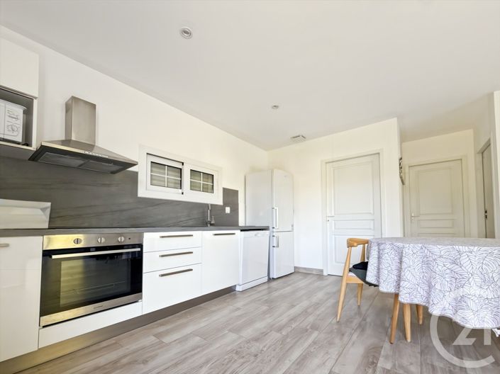 Image No.17-8 Bed House for sale