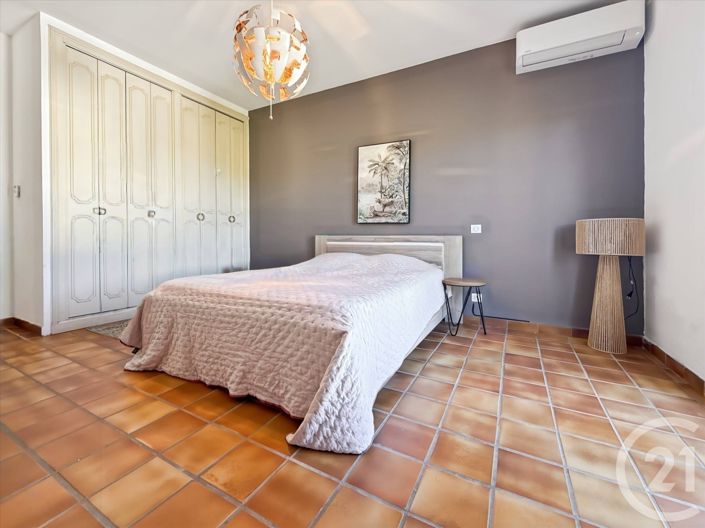 Image No.7-8 Bed House for sale