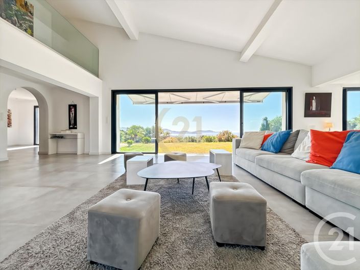 Image No.6-6 Bed House for sale