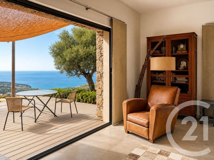 Image No.2-5 Bed House for sale