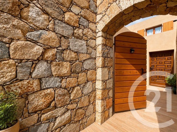 Image No.21-5 Bed House for sale
