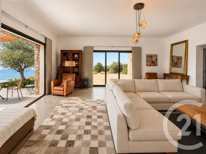 Image No.4-5 Bed House for sale