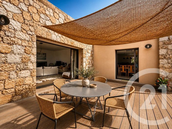 Image No.9-5 Bed House for sale